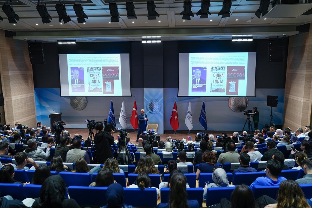 Medipol'de tarih konuşmaları serisi başladı