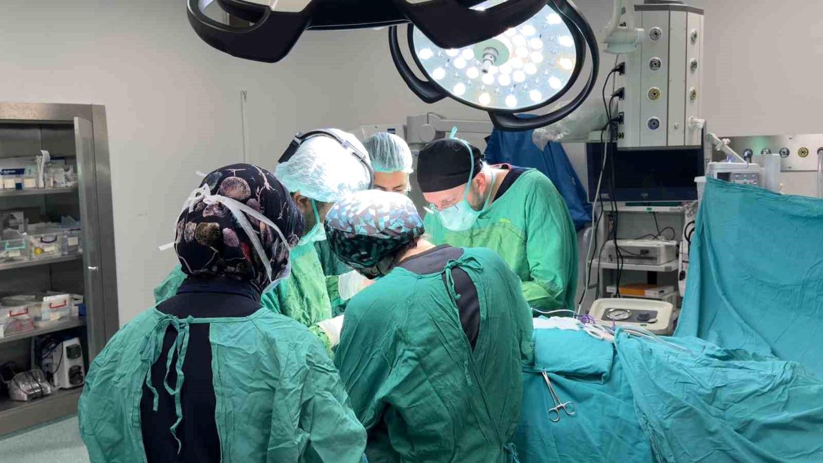 Osmaniye'de ilk kez ileri evre larenks kanseri ameliyatı gerçekleştirildi