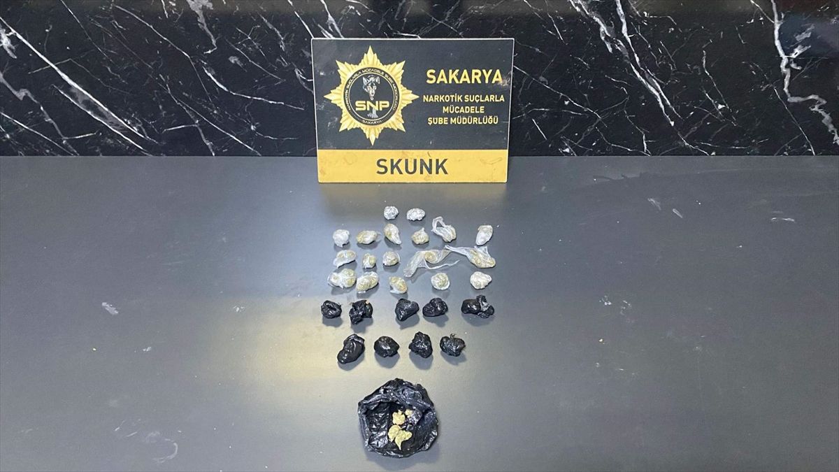 Sakarya'da uyuşturucu operasyonları kapsamında 4 kişi tutuklandı
