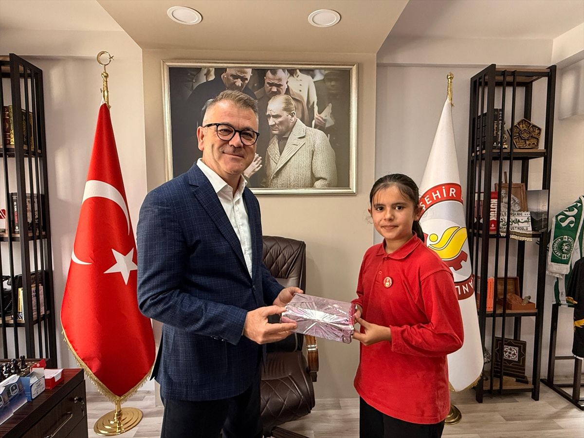 Seydişehir Belediyesi'nden Şehit Mezarlarına Bakım ve Öğrencilere Ödül