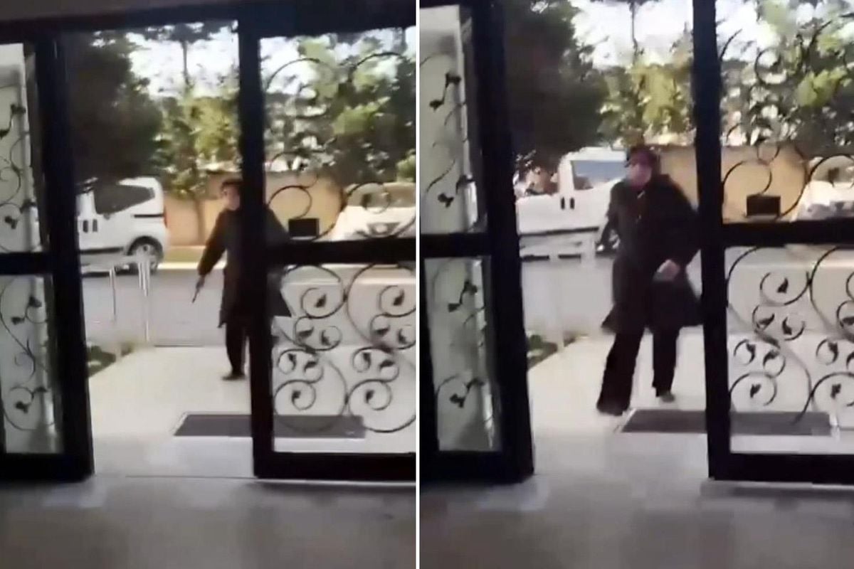 Çocukların kavgasına anneler dahil oldu; bıçak çekip üzerine yürüdü