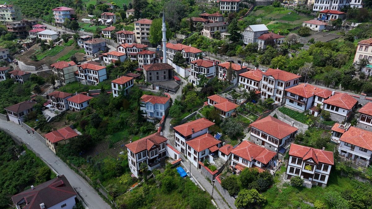 Trabzon'daki tarihi Orta Mahalle ziyaretçilerini bekliyor