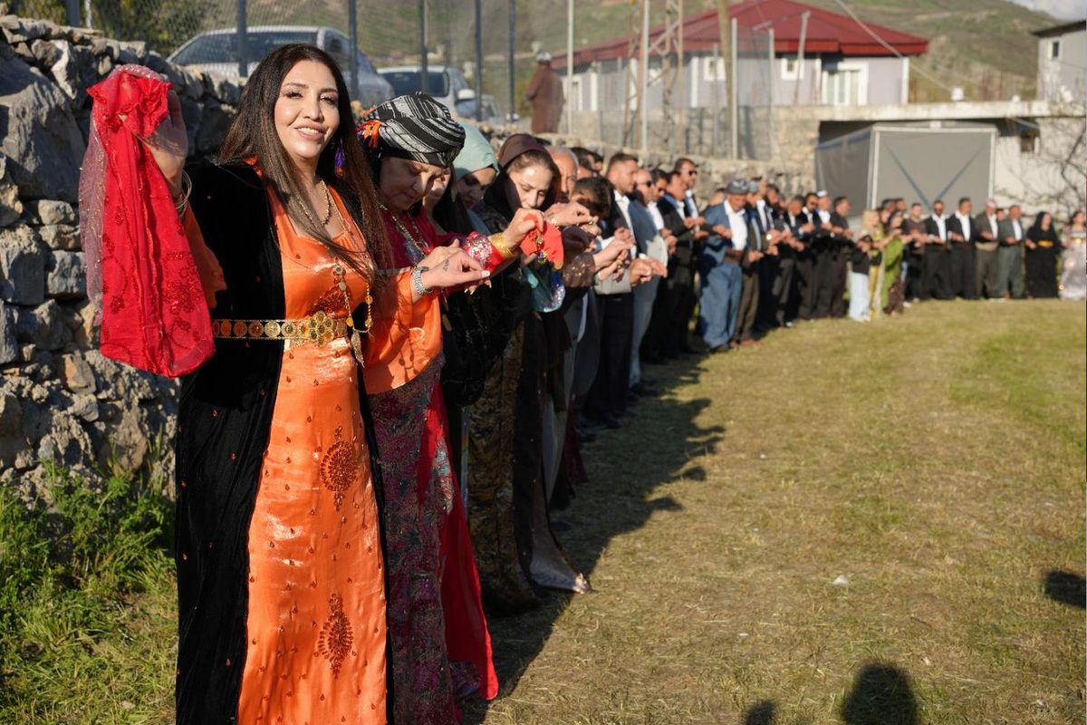 Aşiretler 'yasak' dedi, kadınlar yasağı tanımadı