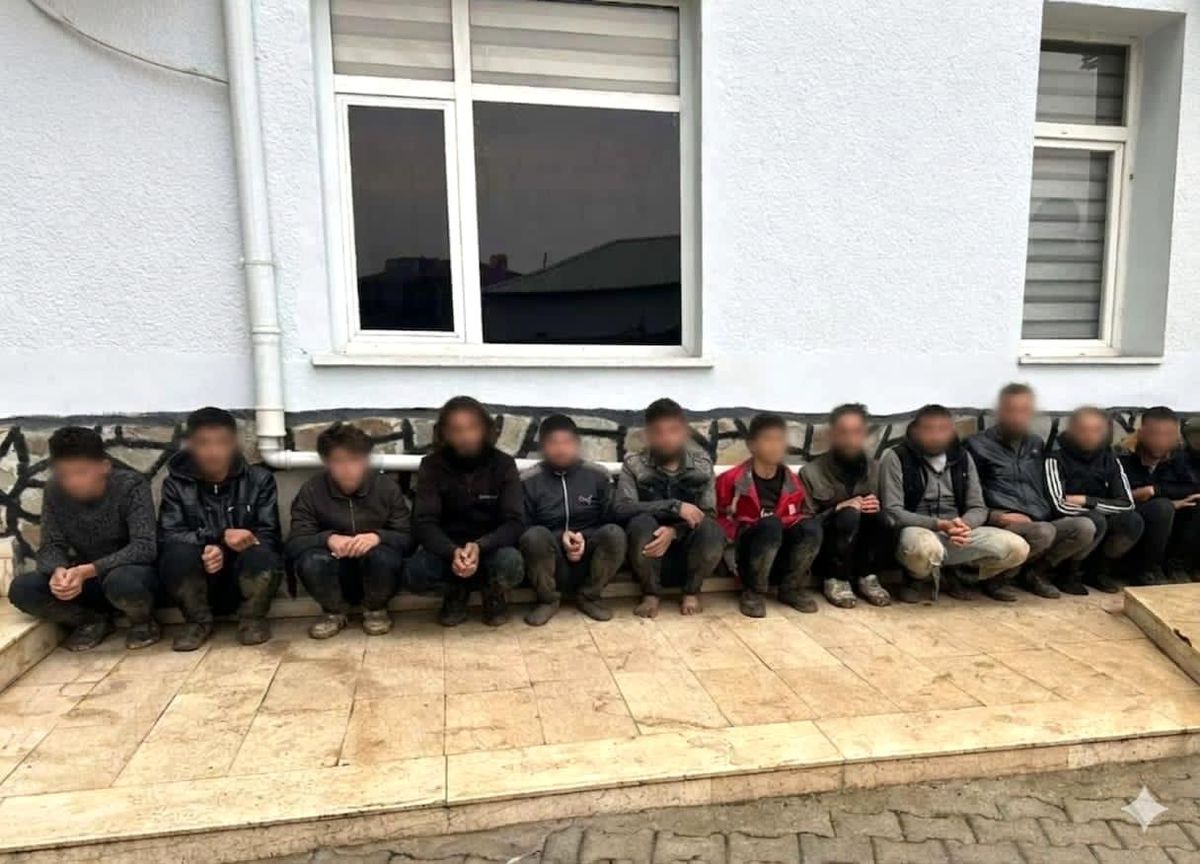 Yayladağı'nda dron destekli operasyonda 11 göçmen yakalandı