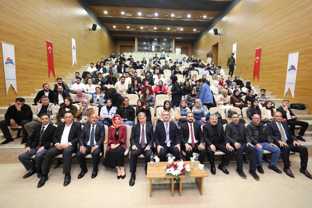 AİÇÜ’de İhtisasAkademi ’26 programında öğrencilerle buluşma