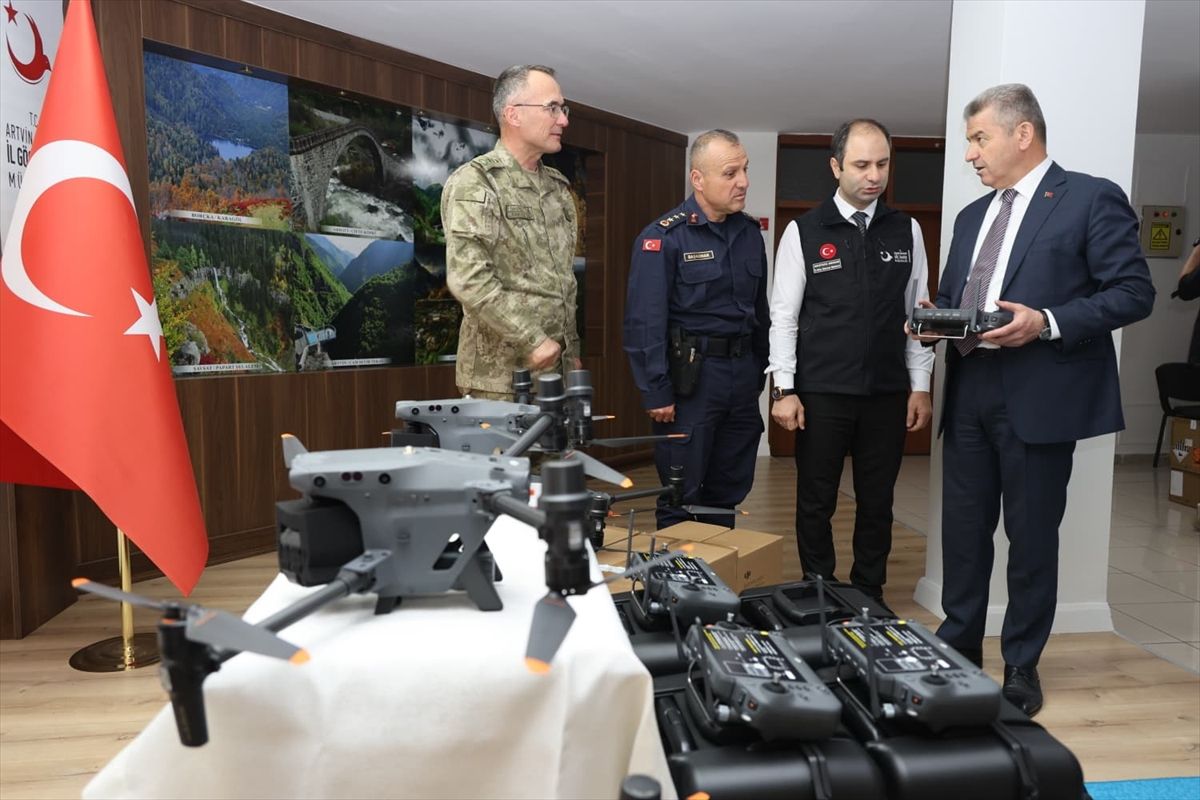 Artvin'de termal destekli dronlar güvenlik birimlerine teslim edildi