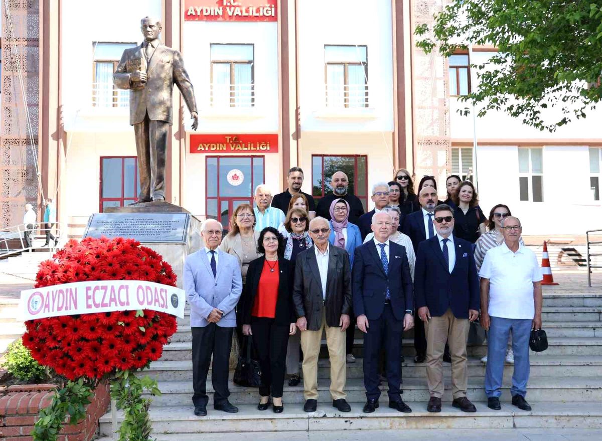 Aydın'da eczacılar günlerini kutladı
