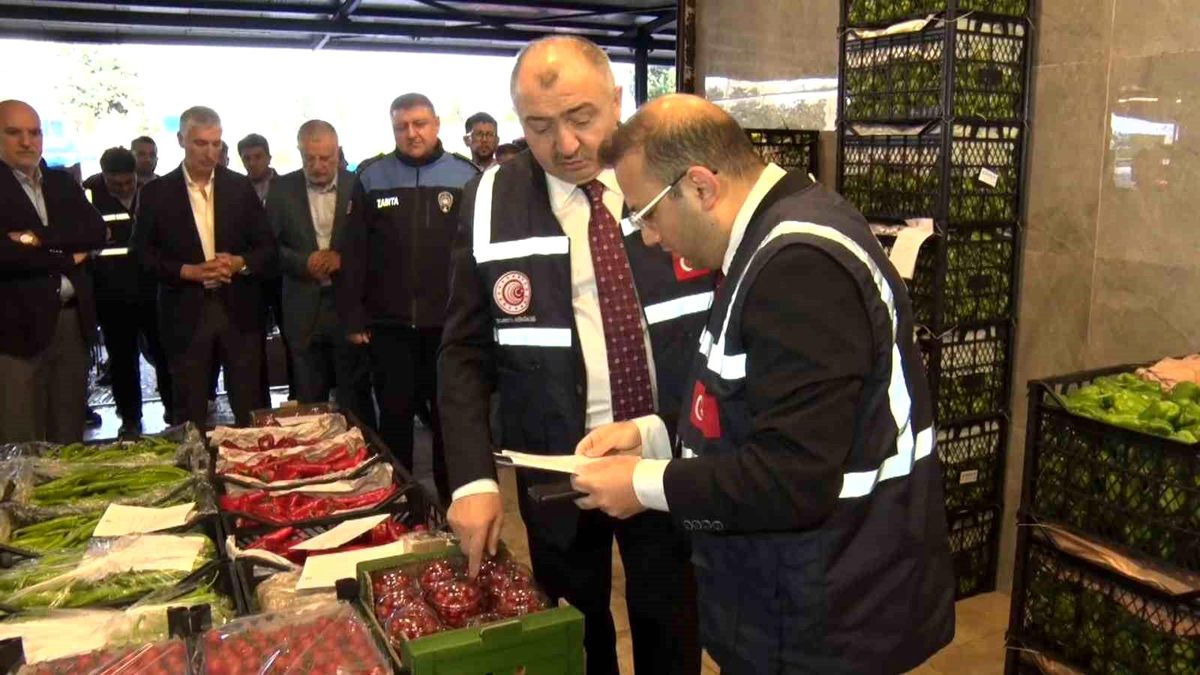 Bayrampaşa Sebze ve Meyve Hali'nde fahiş fiyat ve ürün denetimi
