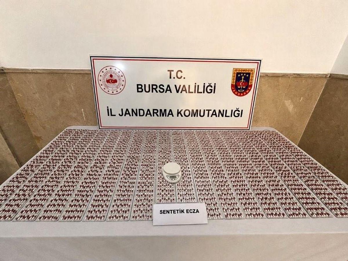 Bursa'da zehir tacirlerine darbe: Binlerce sentetik hap ele geçirildi