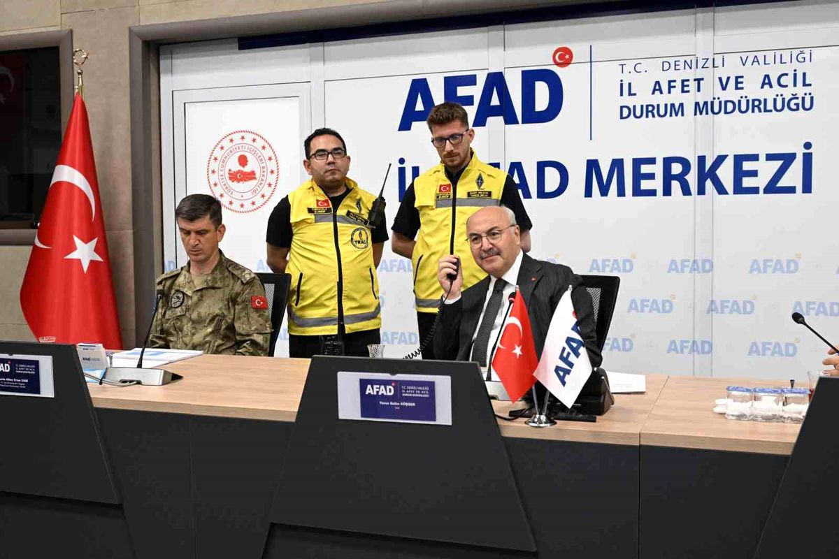 Denizli'de 5,6 büyüklüğündeki deprem senaryonu canlandırıldı