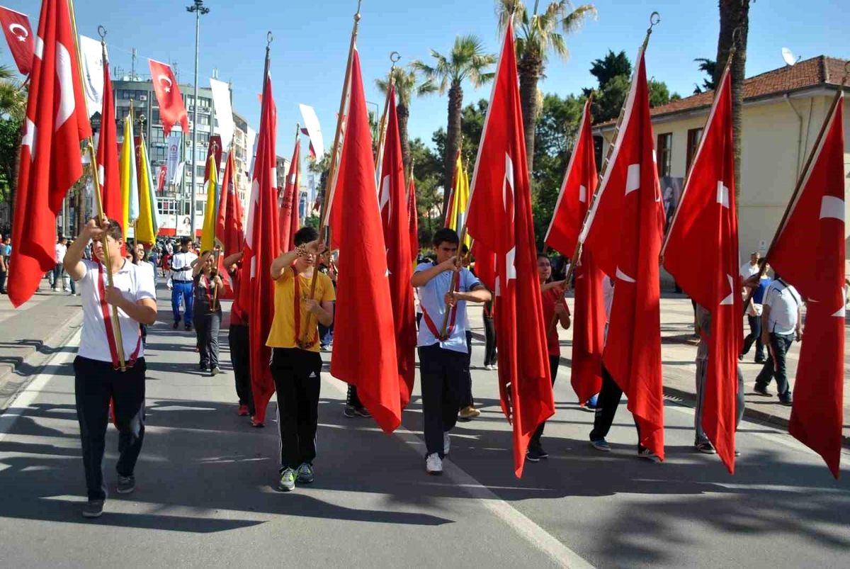 Denizli'de 19 Mayıs Coşkusu Başlıyor: Kutlamalar Açıkhava Tiyatrosu'nda