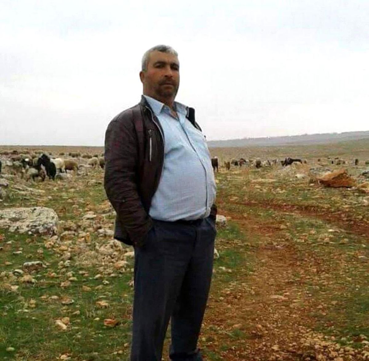 Devrilen traktörün altında kalan sürücü hayatını kaybetti