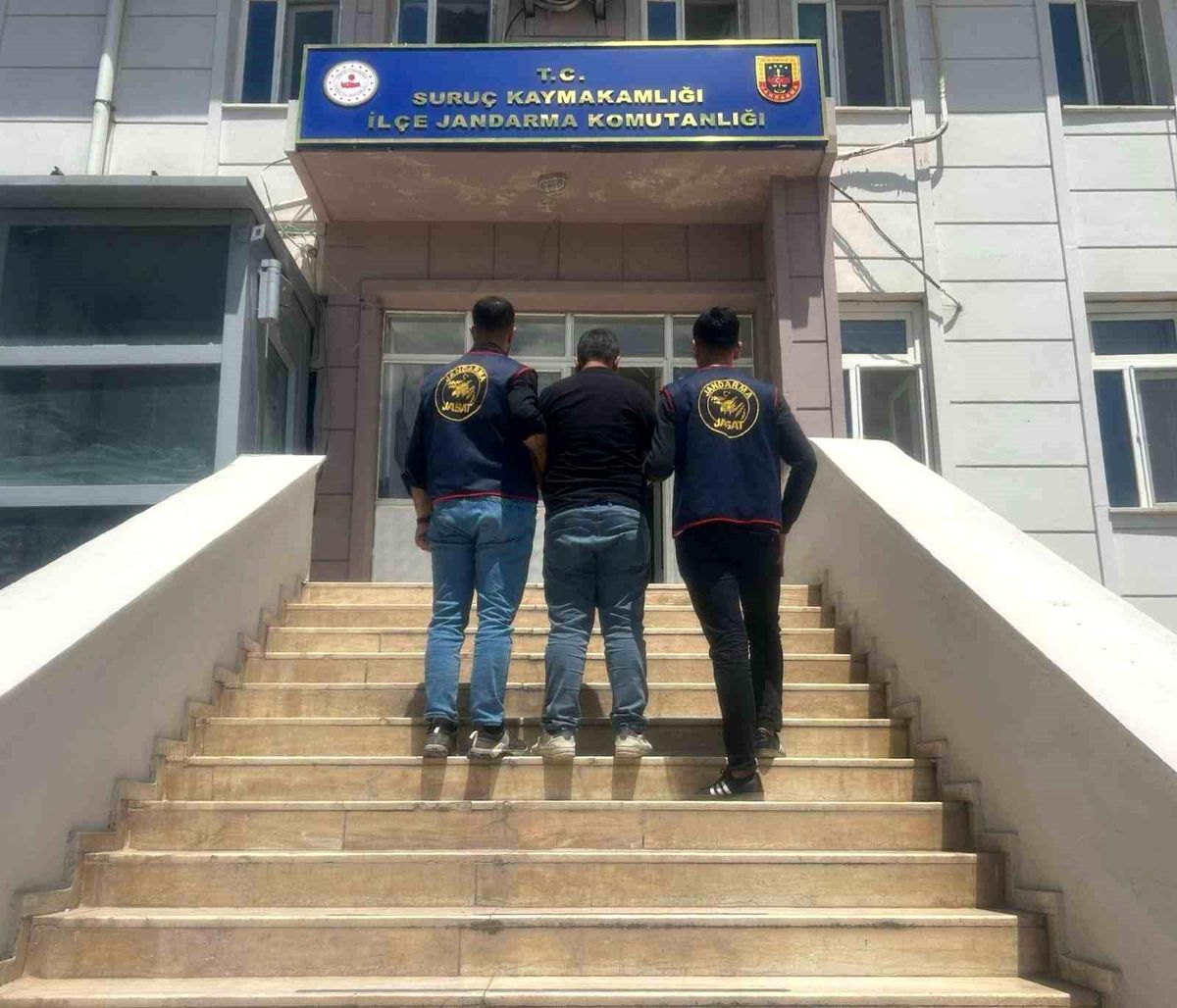 Dolandırıcılıktan aranan şahıs yakalandı