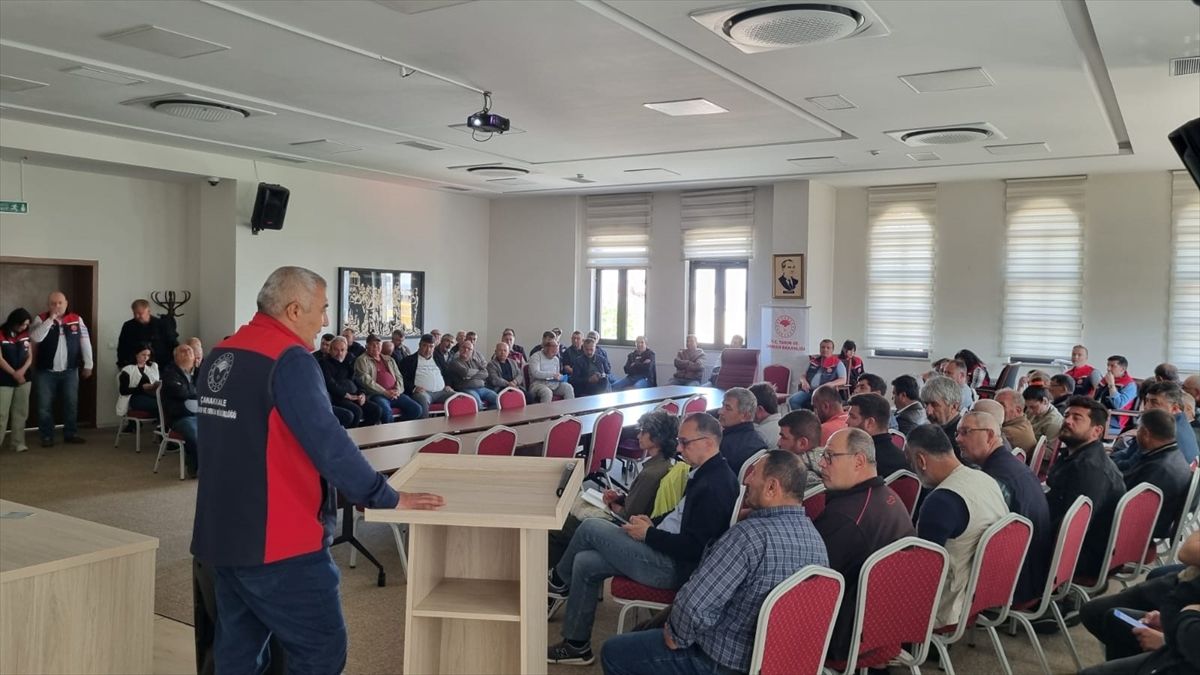 Eceabat'ta üreticilere Kırsal Kalkınma Hibe Programı anlatıldı