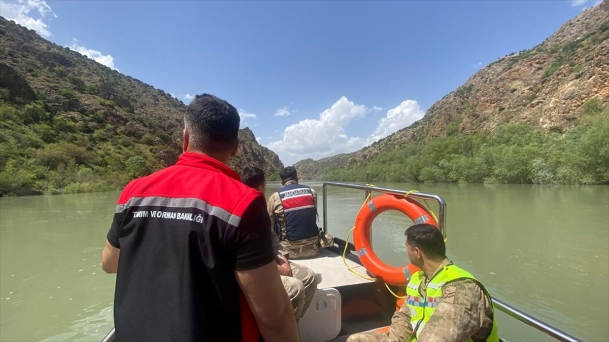 Erzincan'daki Karasu Nehri'nde yasa dışı avcılık denetimi yapıldı