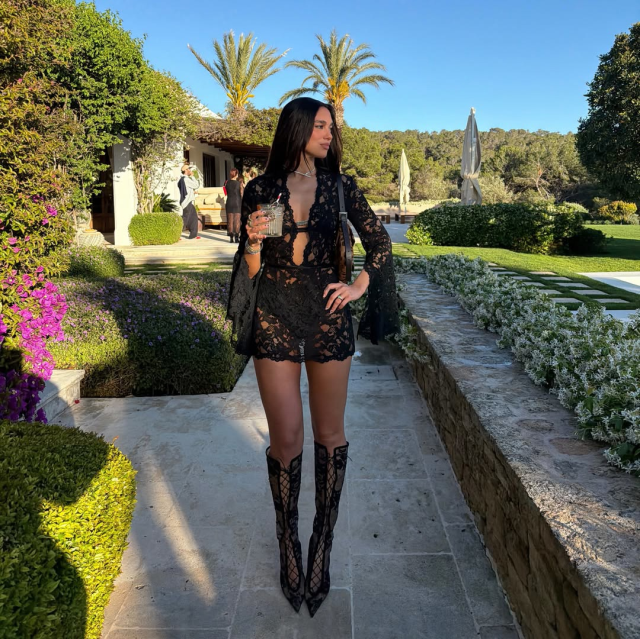 galatasaraydan dua lipa bombas ec689a4921 9598 2 m
