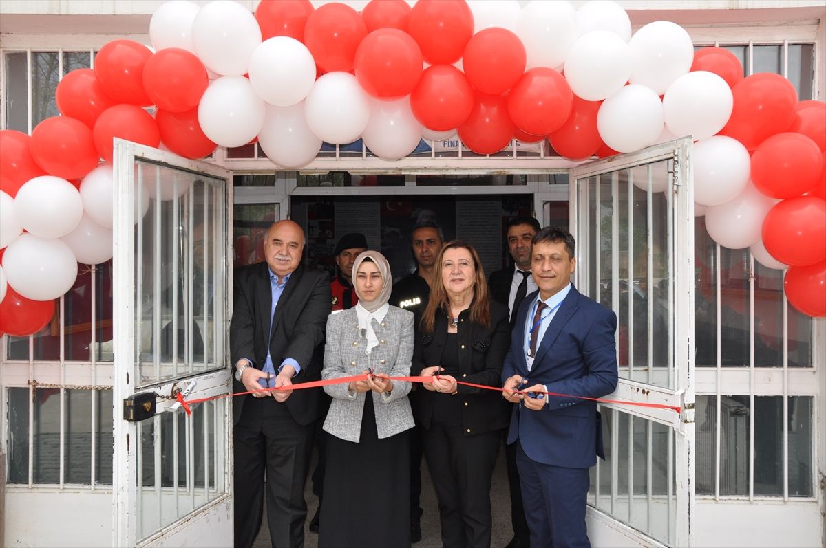 Gümüşhacıköy'de 4006-B TÜBİTAK Bilim Fuarı Açıldı