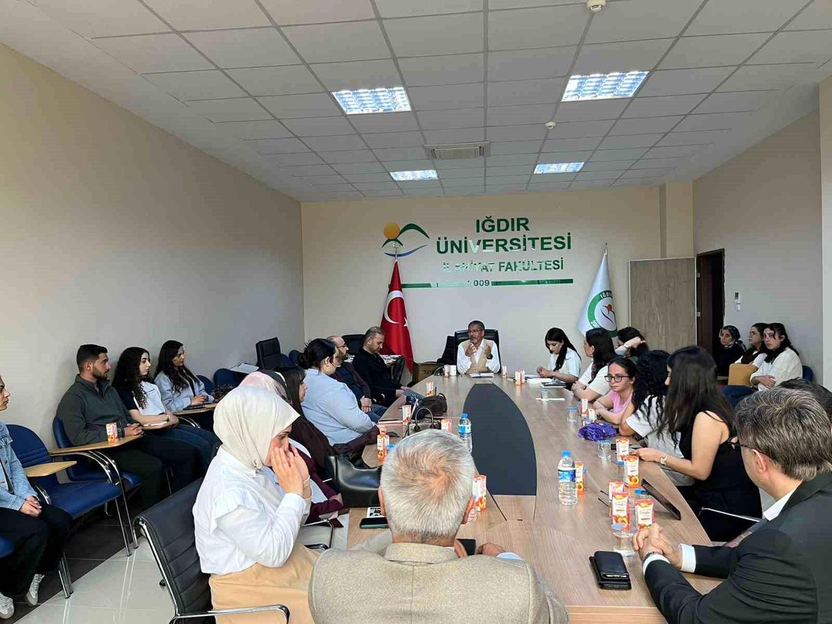 Iğdır Üniversitesi'nde kitap tahlili etkinliği düzenlendi