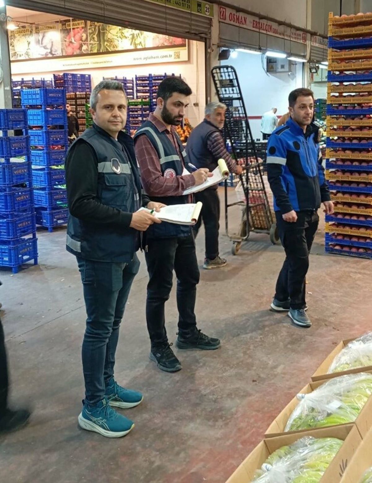 İzmir'de bayram öncesi otogar ve hal denetimleri sıklaştırıldı