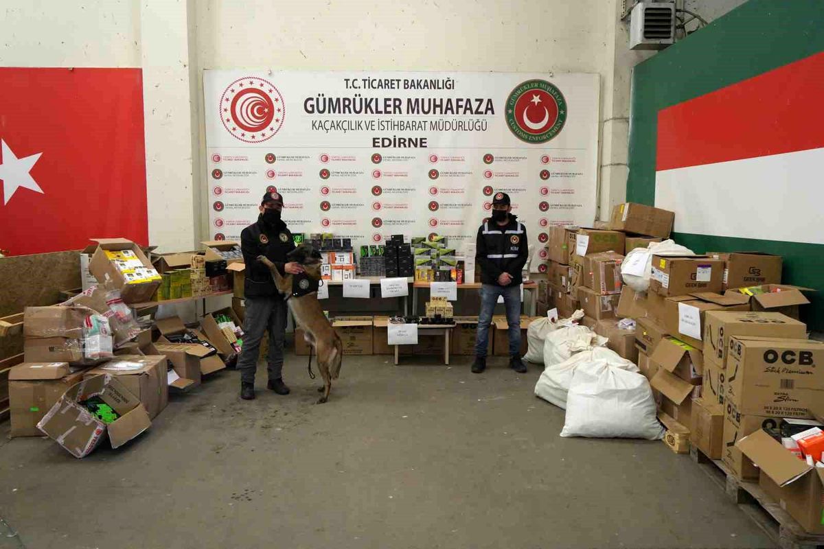 Kapıkule'de dev operasyon: Milyonlarca liralık kaçak eşya ve uyuşturucu ele geçirildi