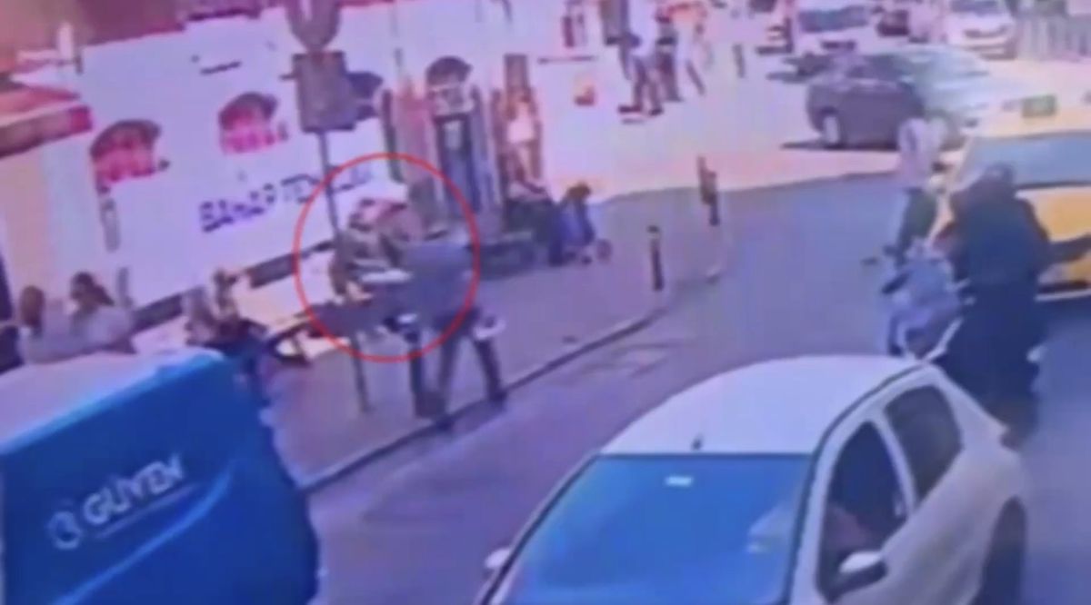 Kasımpaşa'da bankta oturan kişiyi 'yan baktın' diyerek bıçakladı