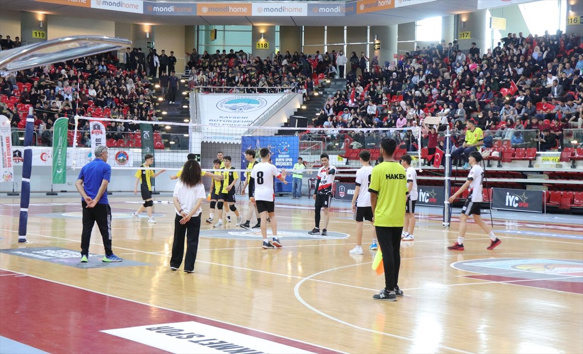 Kayseri İmam Hatip Okulları Spor Oyunları'nın kapanış töreni yapıldı