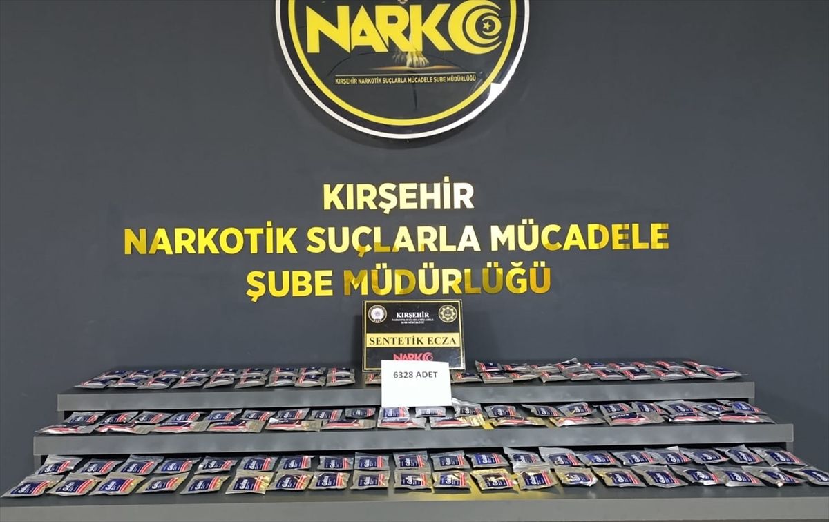 Kırşehir'de uyuşturucu hap ele geçirilen araçtaki 4 zanlı tutuklandı