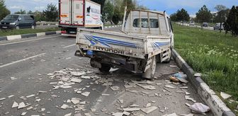 Kütahya'da otomobilin çarptığı kamyonetteki 2 kişi yaralandı