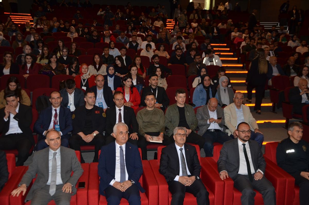 Muş'ta '28. Uluslararası Kamu Yönetimi Forumu' başladı