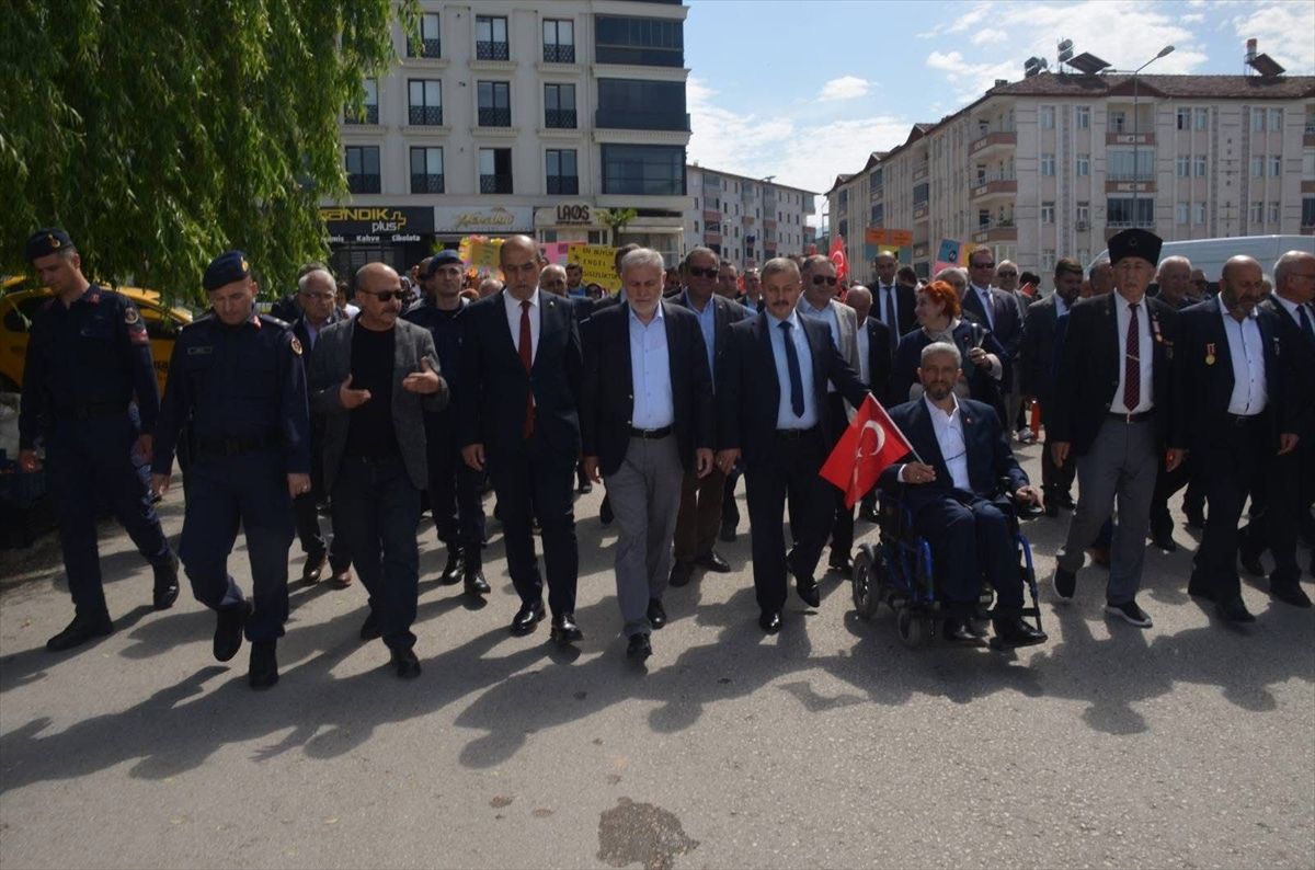 Niksar'da Engelliler Haftası kapsamında farkındalık yürüyüşü yapıldı
