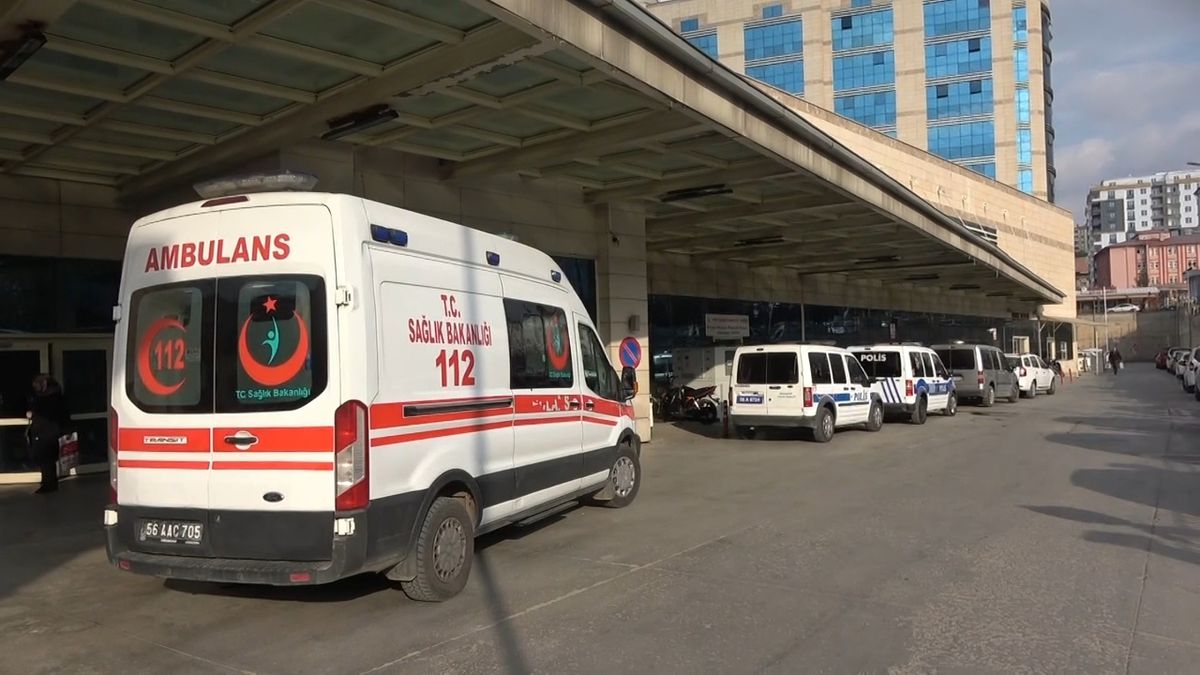 Siirt'te Pansiyonda Kalan Öğrenciler Hastaneye Kaldırıldı