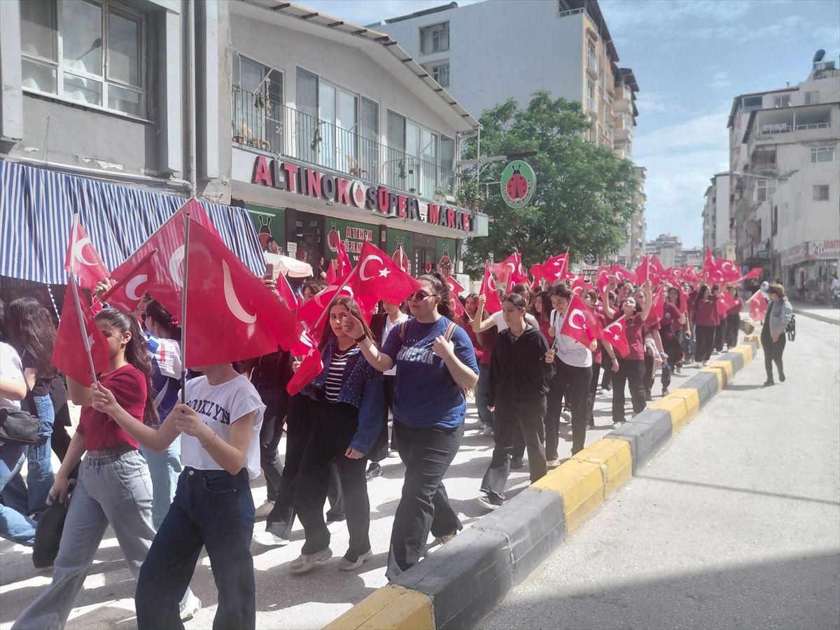 Samandağ'da 19 Mayıs Gençlik Yürüyüşü