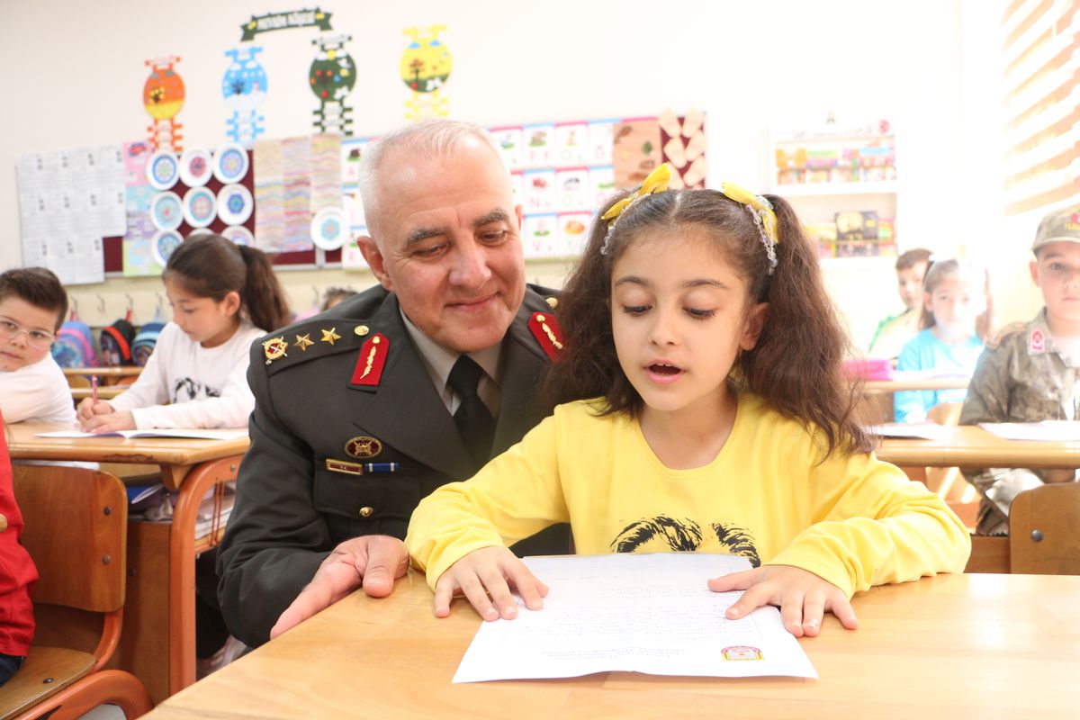 Samsun'da Mehmetçikten öğrencilere mektup