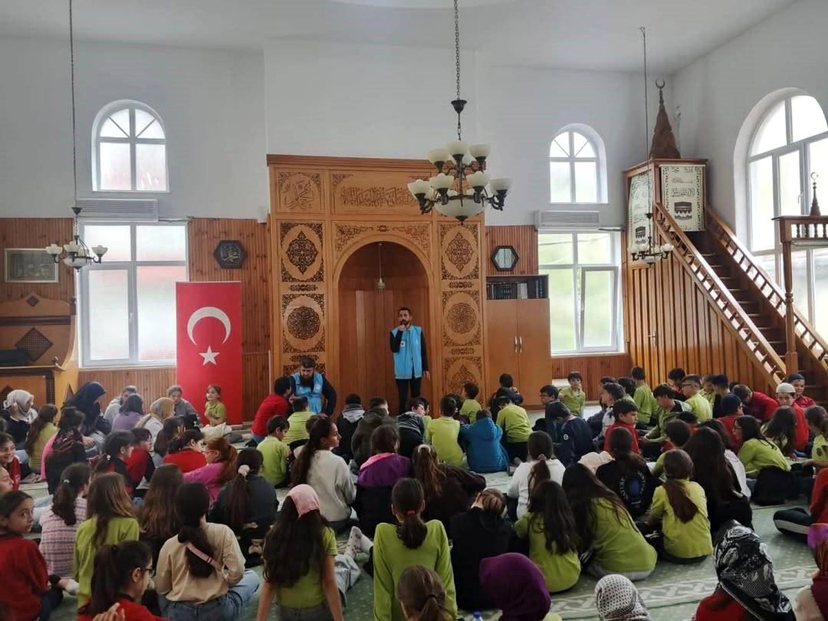 Sinop'ta camiler çocuklarla şenlendi