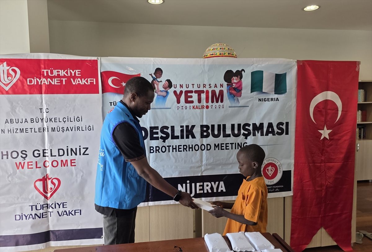 TDV'den Nijerya'daki yetimlere nakdi yardım