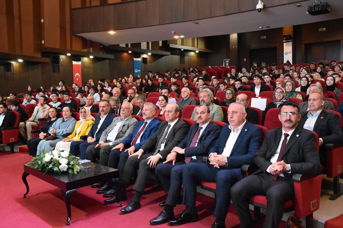 Trabzon'da Prof. Dr. Oktay Sinanoğlu anısına gerçekleştirilen münazaranın finali yapıldı