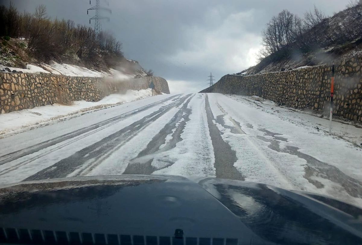 Tunceli'de dolu yağışı etkili oldu: Sürücüler zor anlar yaşadı