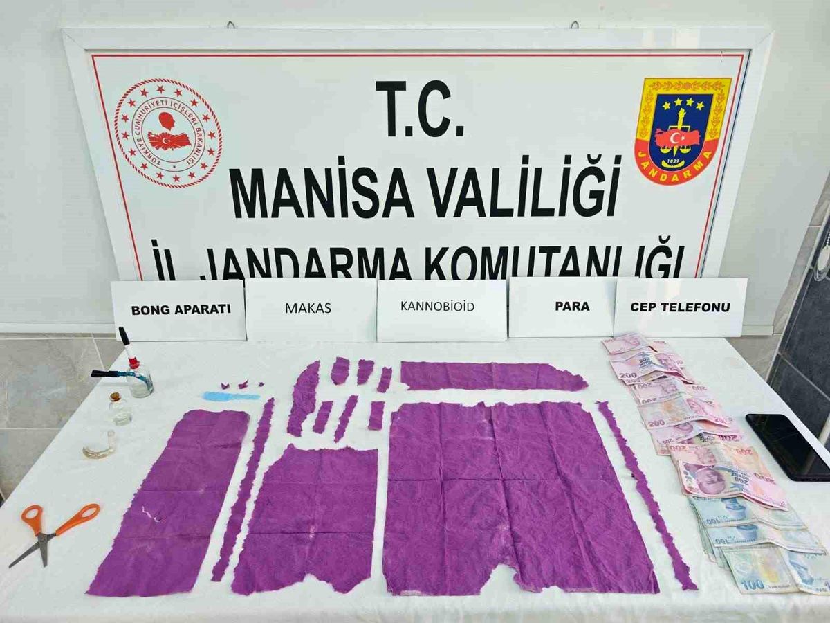 Turgutlu'da 13 bin 800 içimlik sentetik uyuşturucu ele geçirildi