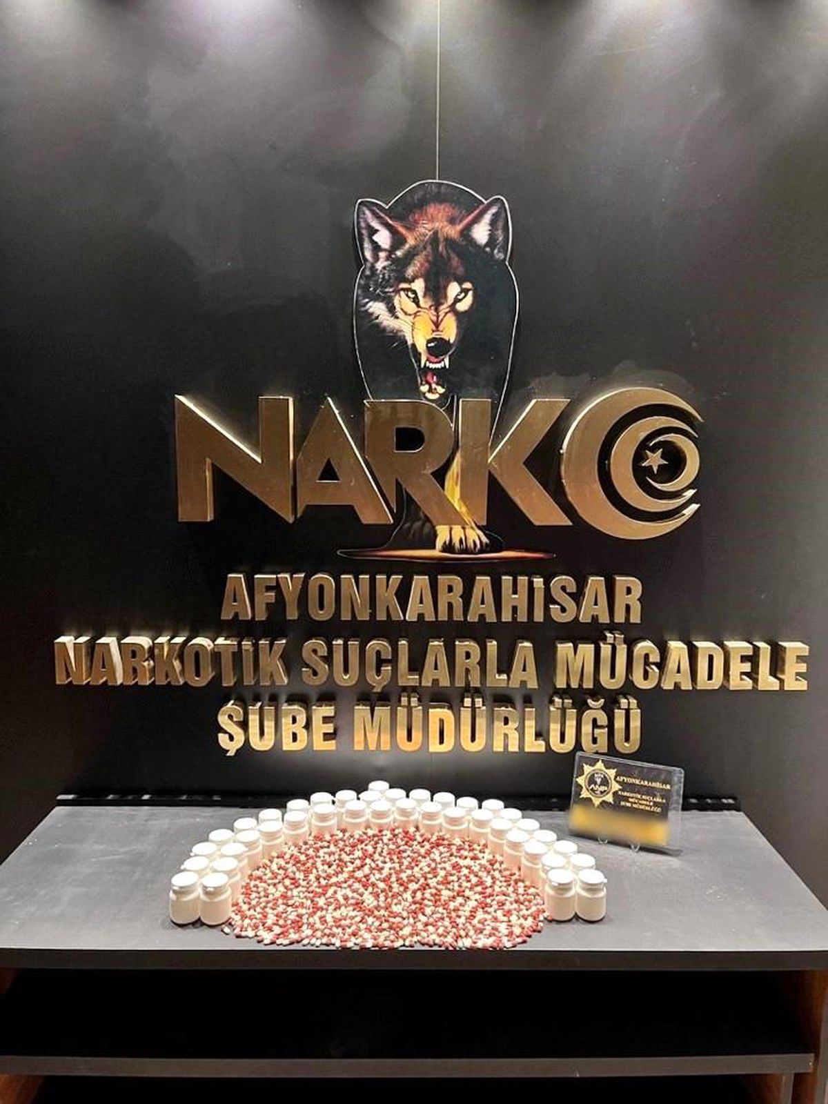 Uyuşturucu haplarla yakalanan 3 kişi tutuklandı