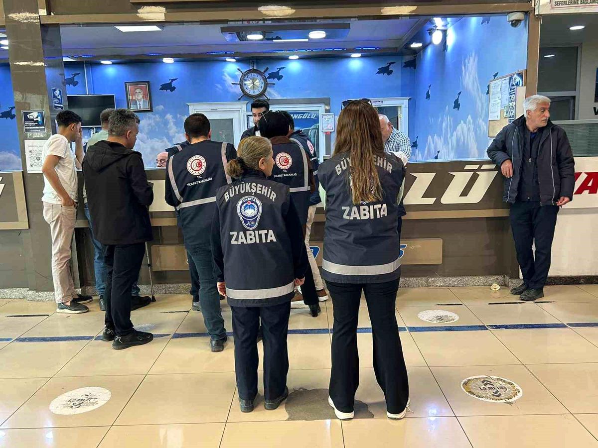 Van'da bayram öncesi otobüs terminallerinde bilet denetimi