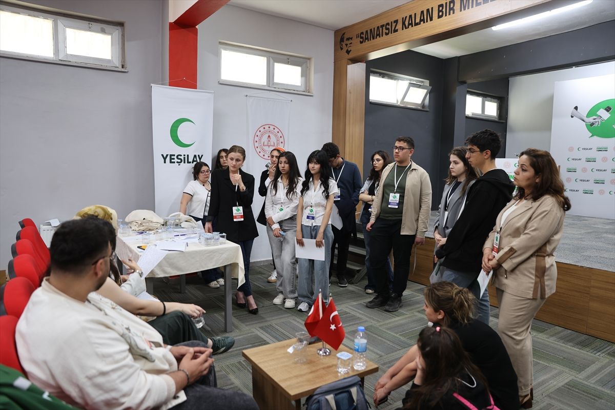 Yeşilay Liseler Arası Münazara Turnuvası Güneydoğu Bölge Finali Mardin'de yapıldı