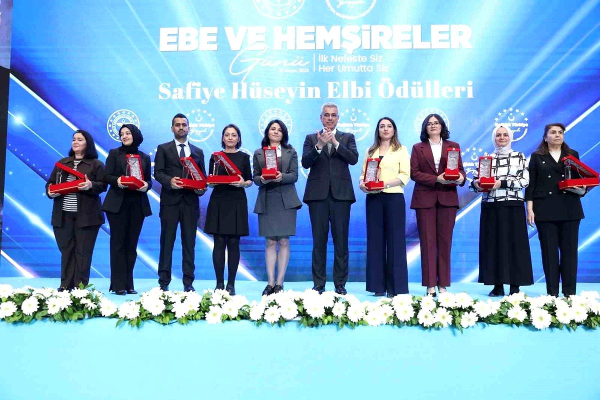 Yılın hemşireleri ödüllendirildi