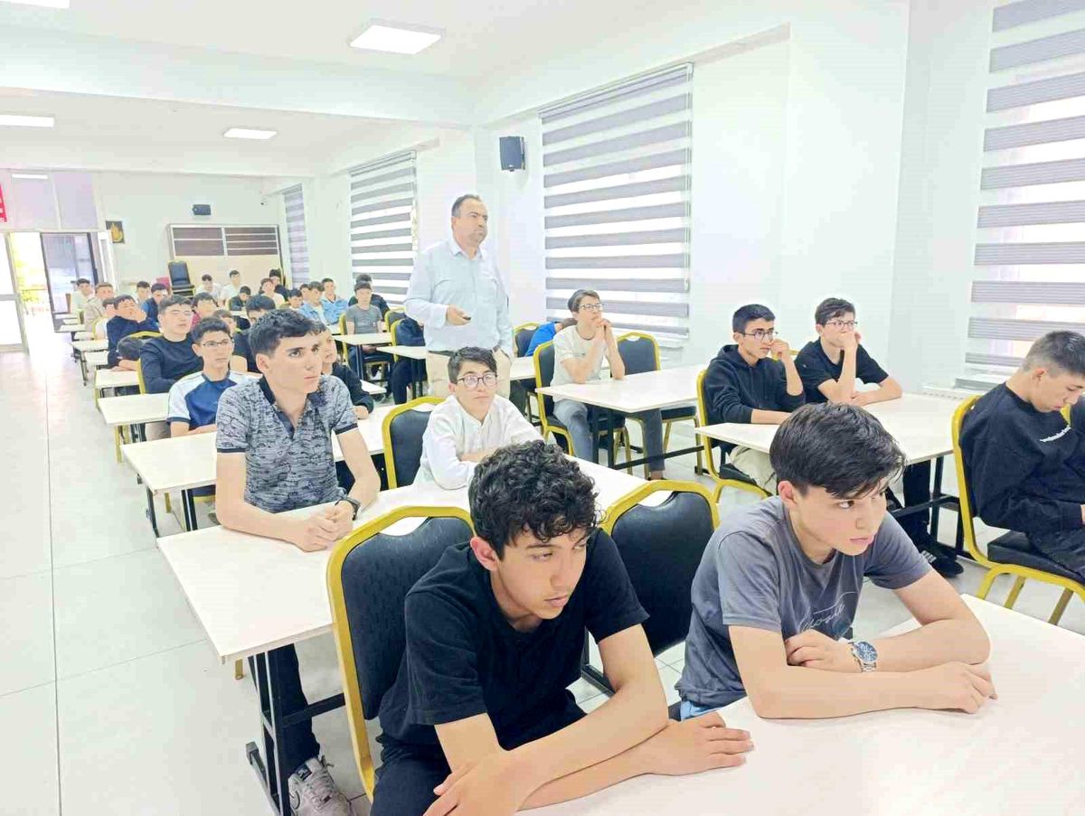 Afyonkarahisar'da 'Teknoloji Bağımlılığı' konulu semineri