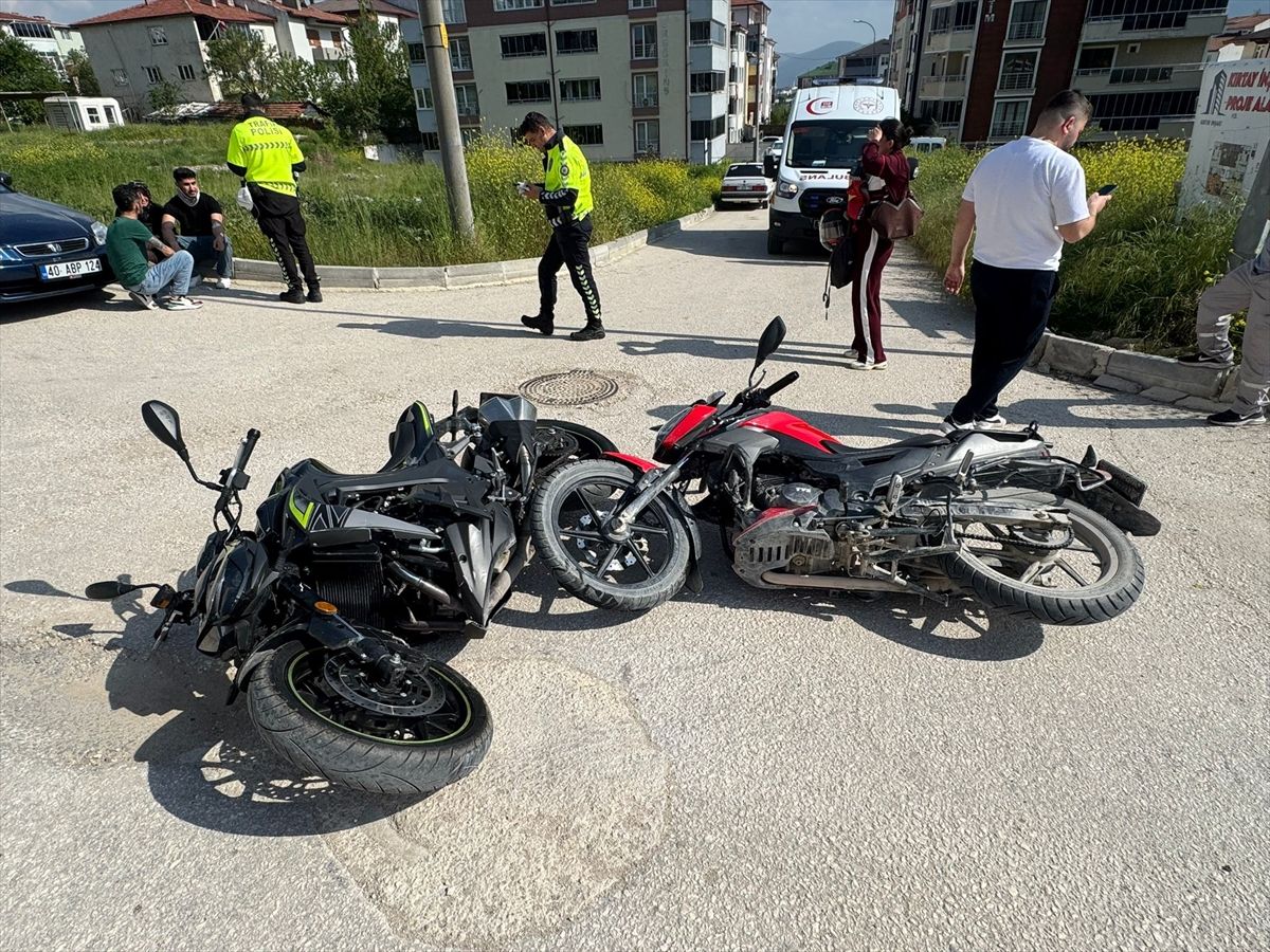 Bilecik'te motosiklet kazası: 2 yaralı