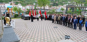 Bozkurt'ta Gençlik Haftası çelenk sunumuyla başladı