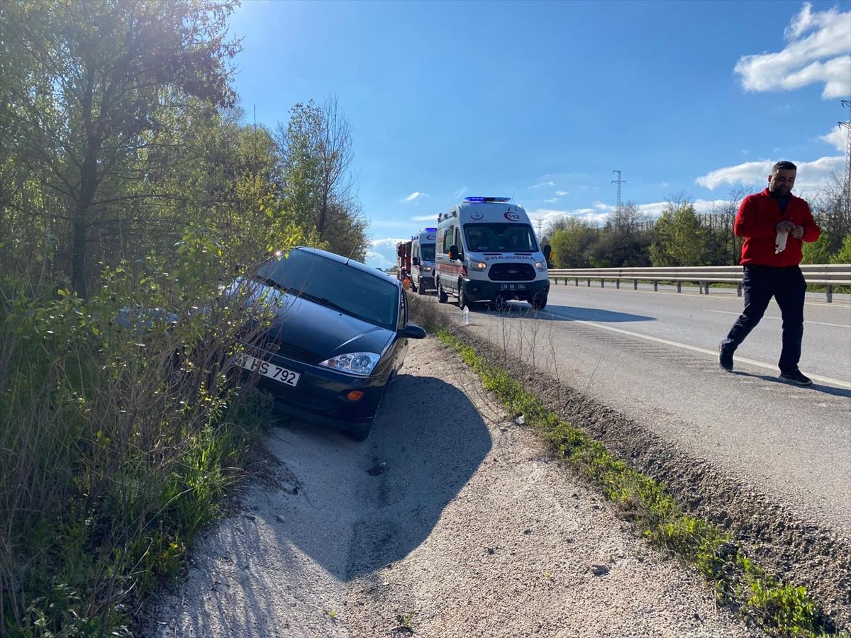 Çankırı'da su kanalına düşen otomobildeki 3 kişi yaralandı