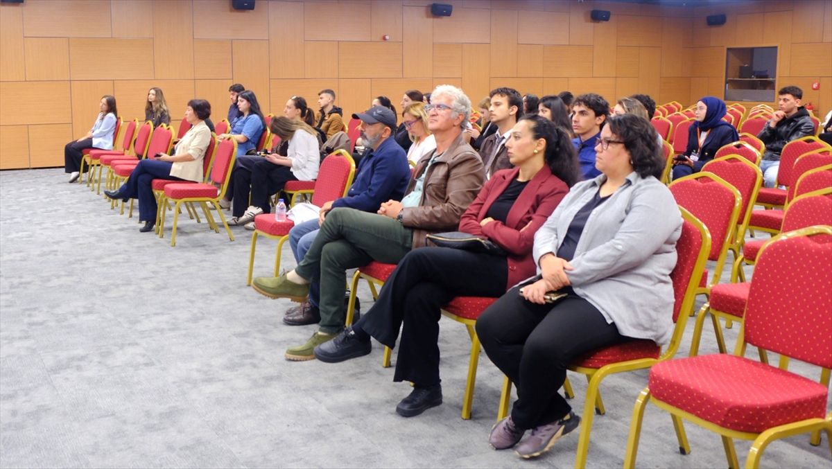 ÇOMÜ'de 'Dijital Dünyada Kariyer ve Gelecek' programı düzenlendi