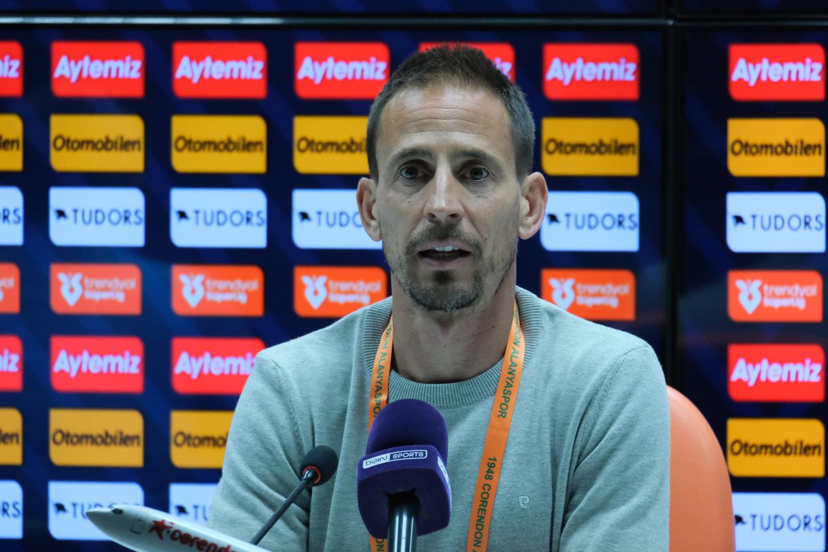 Corendon Alanyaspor'da Pereira ile devam kararı
