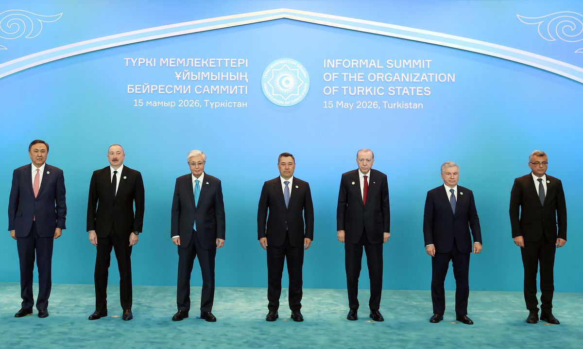 Erdoğan, Türk Devletleri Teşkilatı Zirvesi'nde Aile Fotoğrafı Çekimine Katıldı