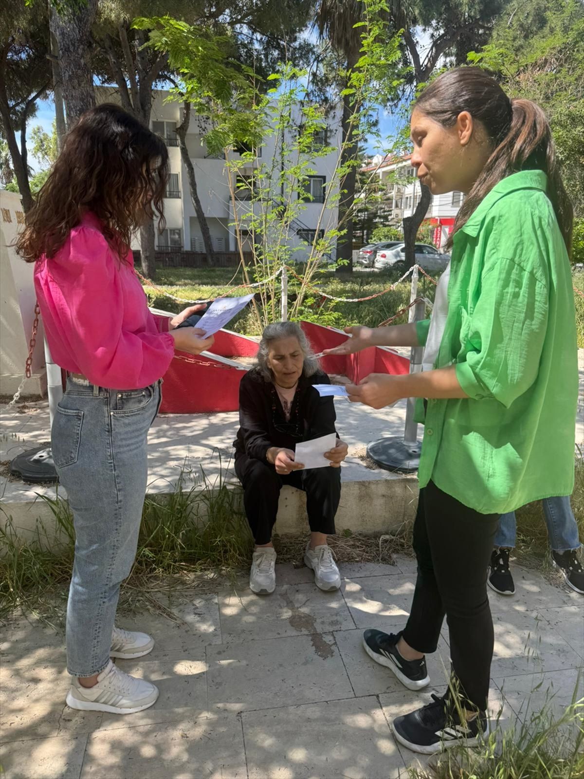 Datça'da vatandaşlara cilt kanseri bilgilendirmesi yapıldı